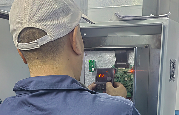 生產控製櫃、水阻櫃企業，維護、維修