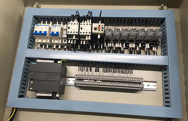 生產控製櫃、水阻櫃企業，維護、維修